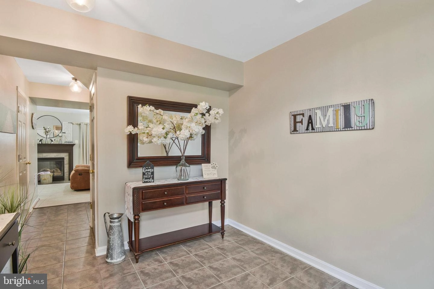 8915 Benchmark Ln, Bristow, VA 20136 photo 11