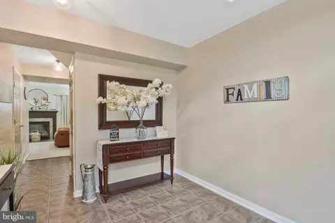 8915 Benchmark Ln, Bristow, VA 20136 photo 11