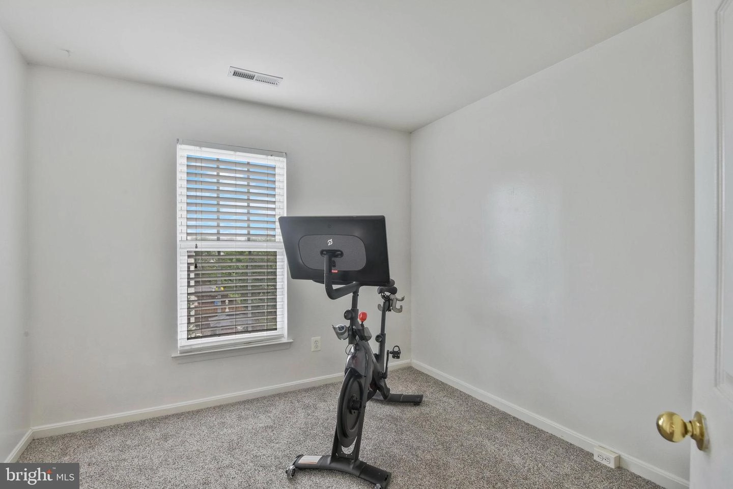 8915 Benchmark Ln, Bristow, VA 20136 photo 22