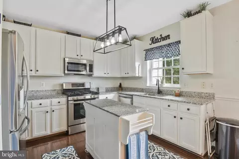 8915 Benchmark Ln, Bristow, VA 20136 photo 16