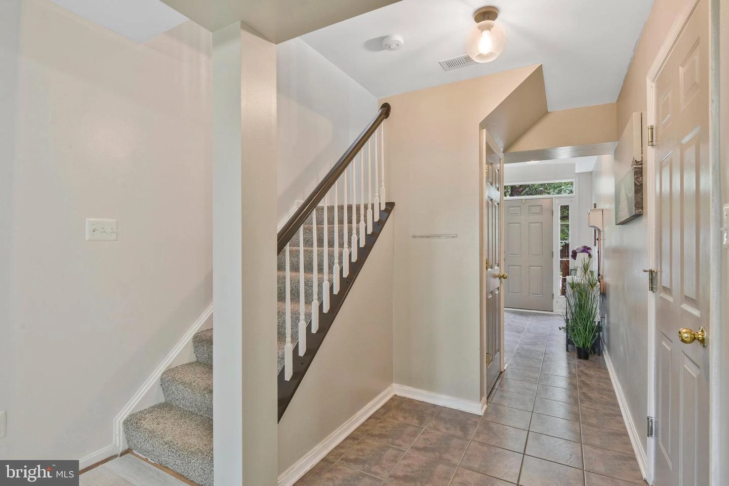 8915 Benchmark Ln, Bristow, VA 20136 photo 10