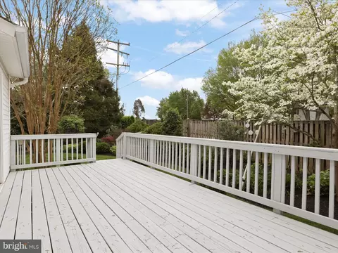 Exterior - 10313 Corryton Ct, Manassas, VA 20110 photo 4 of 9