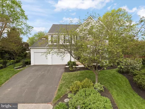 Exterior - 10313 Corryton Ct, Manassas, VA 20110 photo 2 of 9