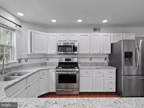 Kitchen - 10313 Corryton Ct, Manassas, VA 20110 photo 4 of 4