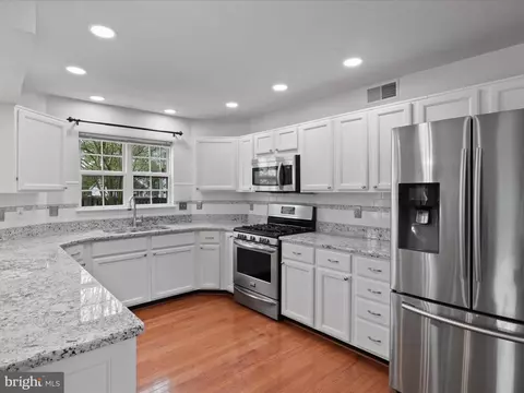 Kitchen - 10313 Corryton Ct, Manassas, VA 20110 photo 2 of 4