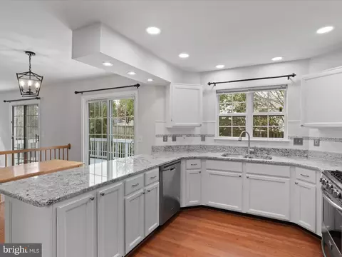 Kitchen - 10313 Corryton Ct, Manassas, VA 20110 photo 3 of 4