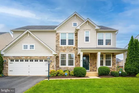 8980 Fenestra Pl, Gainesville, VA 20155