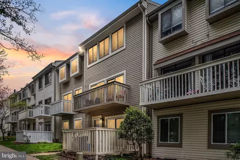 12763 Cara Dr, Woodbridge, VA 22192
