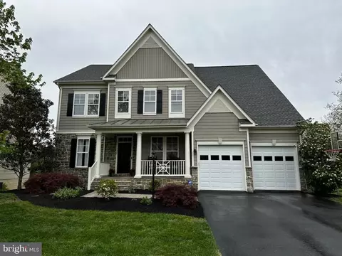 9228 Falling Water Dr, Bristow, VA 20136