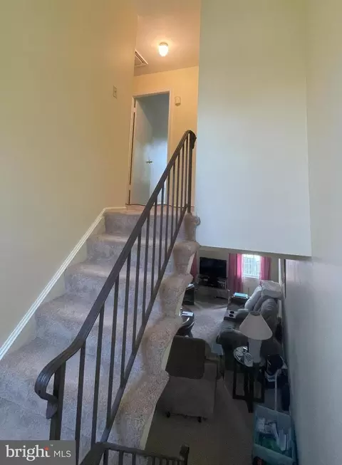Entry Way - 9470 Abingdon Ct, Manassas, VA 20109 photo 3 of 3