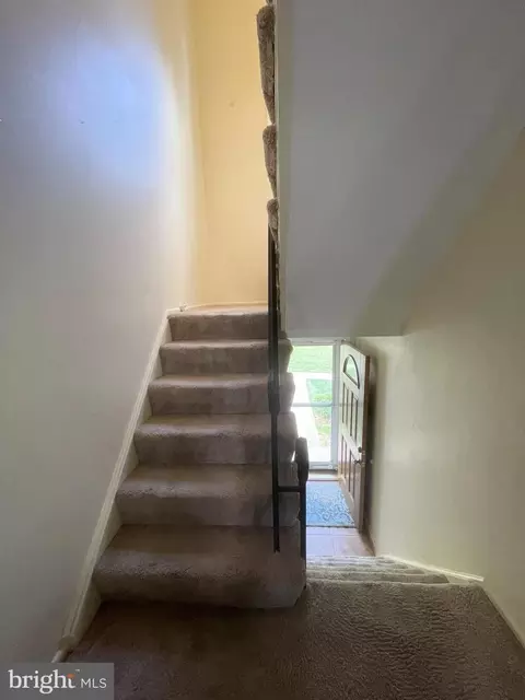 Entry Way - 9470 Abingdon Ct, Manassas, VA 20109 photo 1 of 3