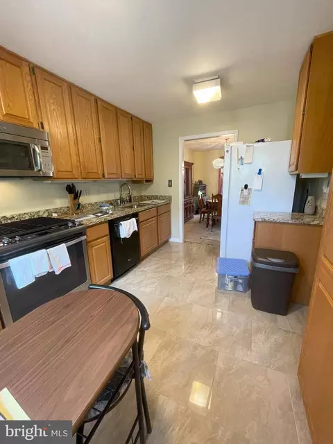 Kitchen - 9470 Abingdon Ct, Manassas, VA 20109 photo 1 of 2