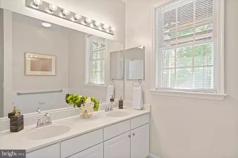 Bath - 6922 Broadleaf Ter, Gainesville, VA 20155 photo 1 of 6