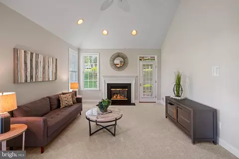 Living - 6922 Broadleaf Ter, Gainesville, VA 20155 photo 4 of 4