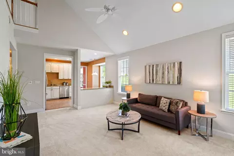 Living - 6922 Broadleaf Ter, Gainesville, VA 20155 photo 2 of 4