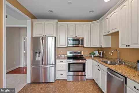 Kitchen - 6922 Broadleaf Ter, Gainesville, VA 20155 photo 2 of 3