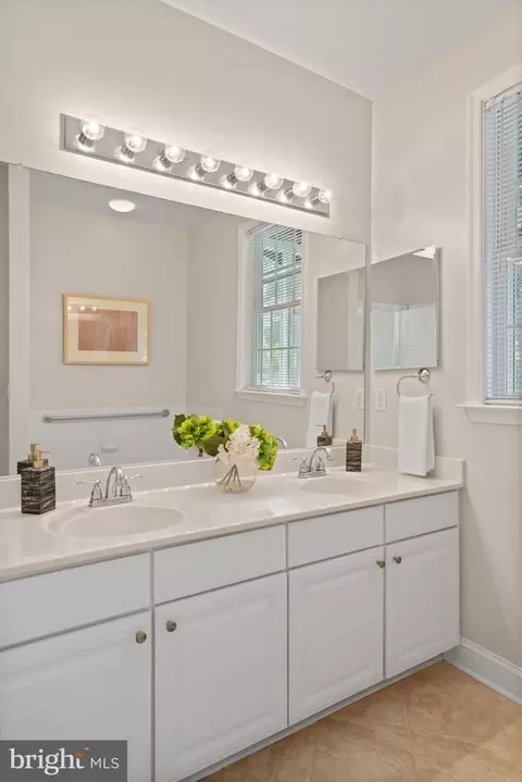 Bath - 6922 Broadleaf Ter, Gainesville, VA 20155 photo 2 of 6