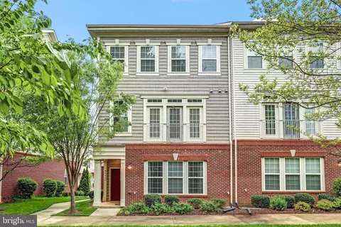 4742 Dane Ridge Cir, Woodbridge, VA 22193