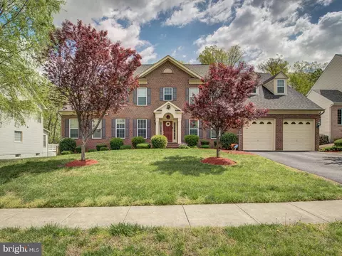 3336 Dondis Creek Dr, Triangle, VA 22172 photo 1