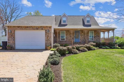 5791 Riverside Dr, Woodbridge, VA 22193
