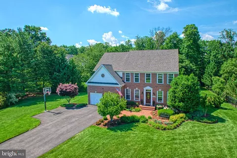 5004 Signature Ct, Haymarket, VA 20169