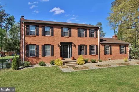 8002 Stillbrooke Rd, Manassas, VA 20112