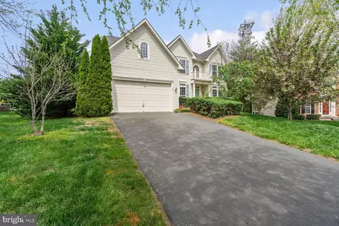 10236 Inchberry Ct, Bristow, VA 20136