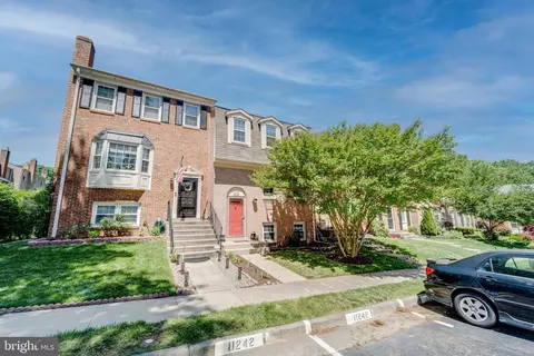 11242 Edgemoor Ct, Woodbridge, VA 22192
