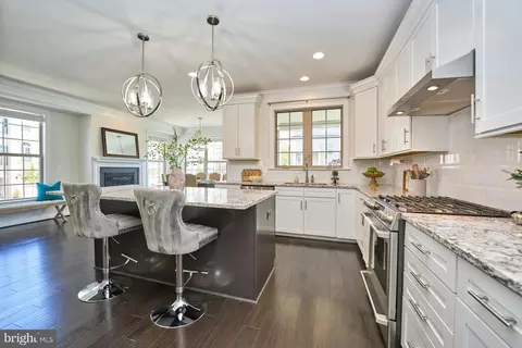 Kitchen - 7940 Turtle Creek Cir, Gainesville, VA 20155 photo 3 of 5