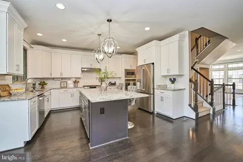 Kitchen - 7940 Turtle Creek Cir, Gainesville, VA 20155 photo 4 of 5