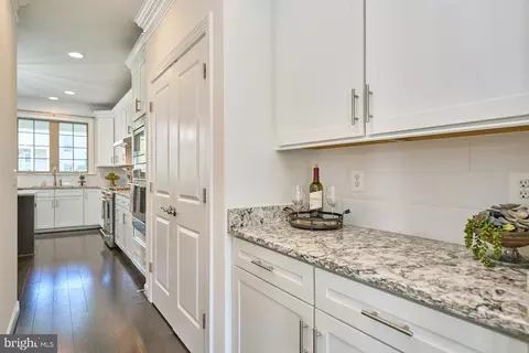 Kitchen - 7940 Turtle Creek Cir, Gainesville, VA 20155 photo 5 of 5