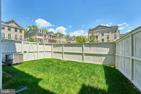 Exterior - 7940 Turtle Creek Cir, Gainesville, VA 20155 photo 11 of 14
