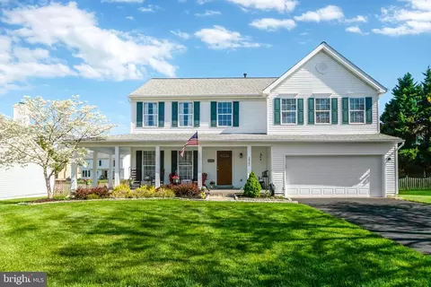 2822 Bixley Hill Ct, Woodbridge, VA 22191