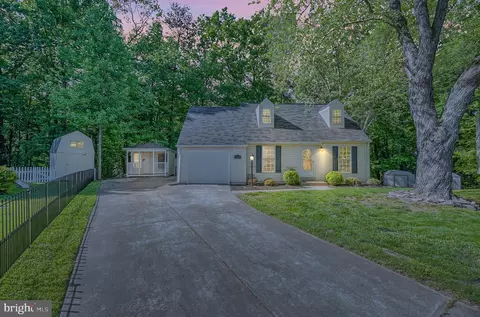13818 Rockford Ct, Woodbridge, VA 22193