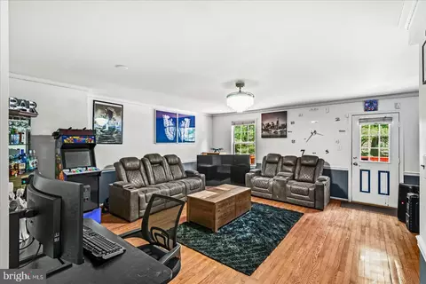 Living - 8637 Centerton Ln, Manassas, VA 20111 photo 1 of 4