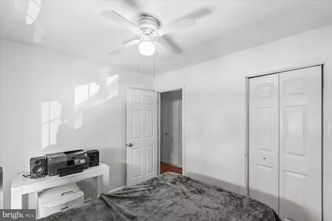 Bedroom - 8637 Centerton Ln, Manassas, VA 20111 photo 4 of 6