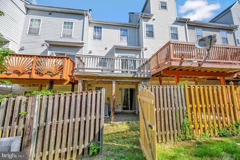 4146 Ashmere Cir, Dumfries, VA 22025 photo 9