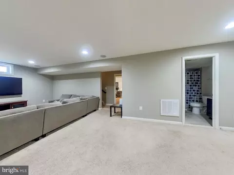 18204 Jillian Ln, Triangle, VA 22172 photo 33