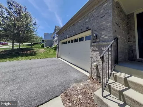 18204 Jillian Ln, Triangle, VA 22172 photo 2