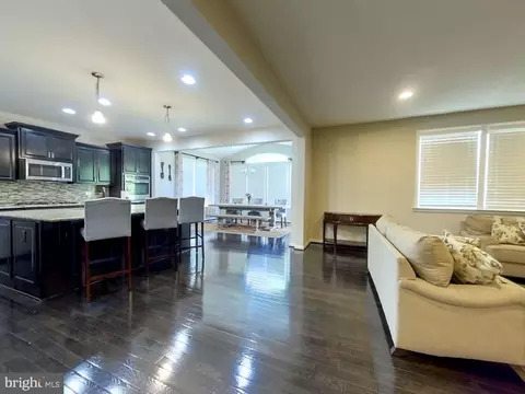 18204 Jillian Ln, Triangle, VA 22172 photo 12