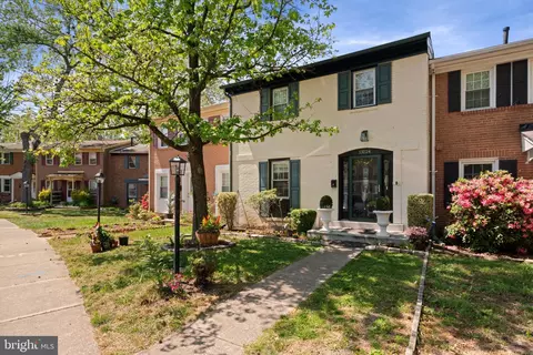 13124 Putnam Cir, Woodbridge, VA 22191