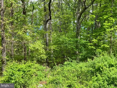 14448 Pine Ln, Woodbridge, VA 22191
