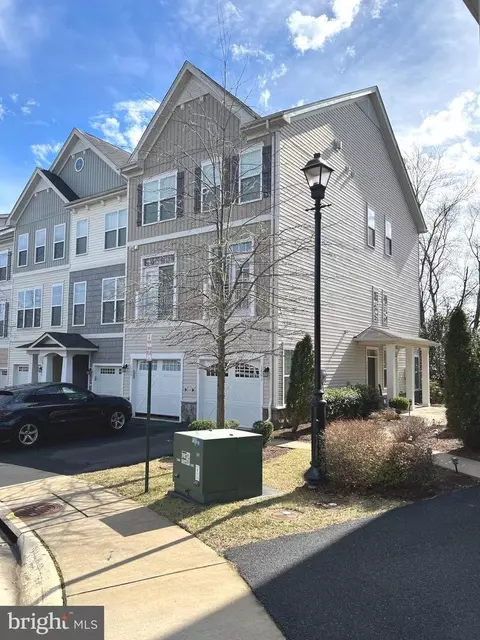 1599 Renate Dr, Woodbridge, VA 22192