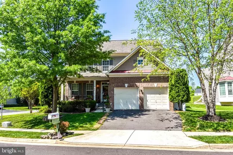 14221 Sharpshinned Dr, Gainesville, VA 20155