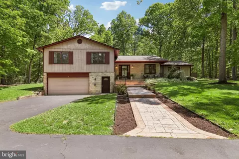 11509 Wildflower Ct, Woodbridge, VA 22192