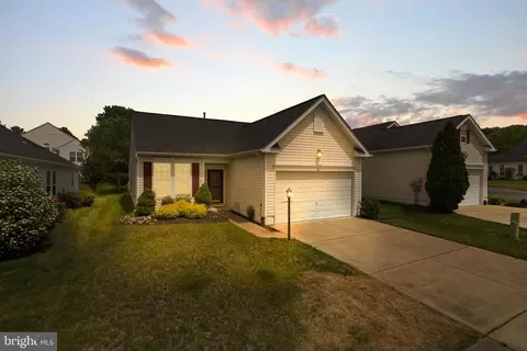 17075 Four Seasons Dr, Dumfries, VA 22025
