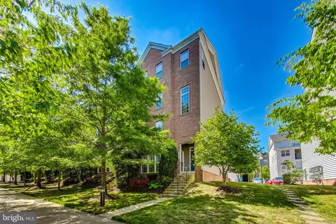 2288 Margraf Cir #386, Woodbridge, VA 22191