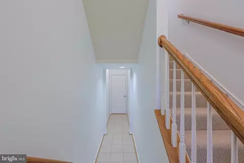 Entry Way - 7824 Cedar Branch Dr, Gainesville, VA 20155 photo 7 of 12
