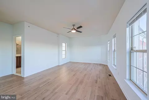 Living - 7824 Cedar Branch Dr, Gainesville, VA 20155 photo 7 of 11