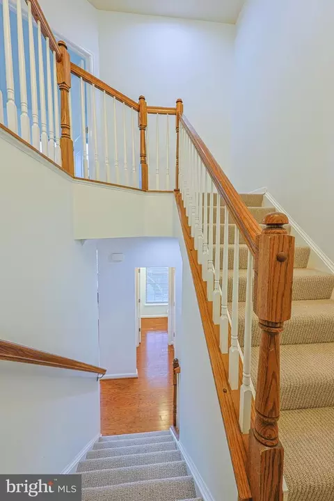 Entry Way - 7824 Cedar Branch Dr, Gainesville, VA 20155 photo 4 of 12